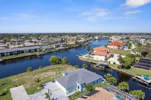1105 SE 38th St, Cape Coral, FL 33904 - Photo 8