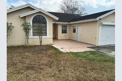 5861 SW 152nd Ct, Miami, FL 33193 - Photo 2