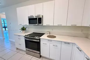 8001 NW 41st St, Doral, FL 33166 - Photo 2