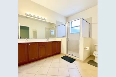 380 NE 37th Ter, Homestead, FL 33033 - Photo 10