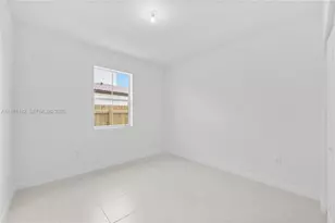 2310 SE 28th Dr, Homestead, FL 33035 - Photo 16