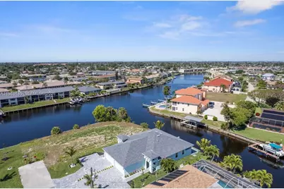 1107 SE 38 St, Cape Coral, FL 33904 - Photo 6