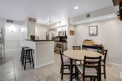 875 Riverside Dr #712, Coral Springs, FL 33071 - Photo 2