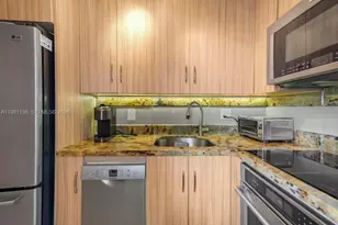 901 S Surf Rd, Hollywood, FL 33019 - Photo 4