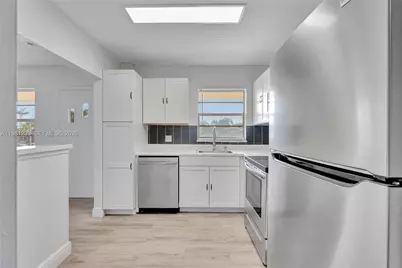 2060 NW 81st Ave #322, Pembroke Pines, FL 33024 - Photo 4