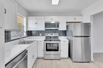 2060 NW 81st Ave #322, Pembroke Pines, FL 33024 - Photo 2