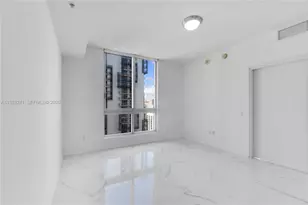 300 S Biscayne Bl, Miami, FL 33131 - Photo 12