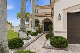 663 Live Oak Ln, Weston, FL 33327 - Photo 2