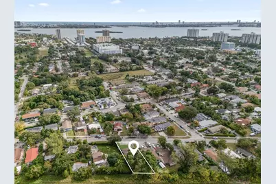 11330 Peachtree Dr, Miami, FL 33161 - Photo 2