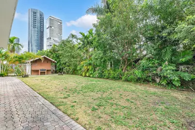 300 187th St, Sunny Isles Beach, FL 33160 - Photo 56