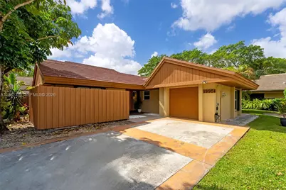 19951 NE 10th Place Way, Miami, FL 33179 - Photo 28