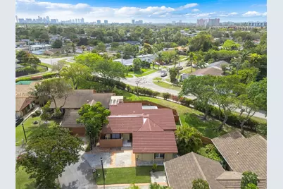 19951 NE 10th Place Way, Miami, FL 33179 - Photo 34