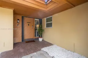 19951 NE 10th Pl Way, Miami, FL 33179 - Photo 32