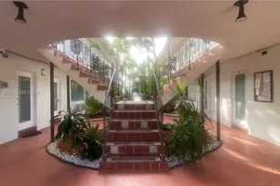 8040 Tatum Waterway Dr, Miami Beach, FL 33141 - Photo 14