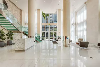 41 SE 5th St #804, Miami, FL 33131 - Photo 16