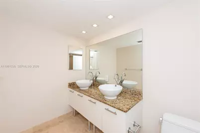 41 SE 5th St #804, Miami, FL 33131 - Photo 12