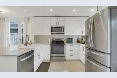 9913 NW 2nd St, Plantation, FL 33324 - Photo 22