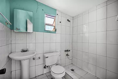2415 NW 15th St, Miami, FL 33125 - Photo 22