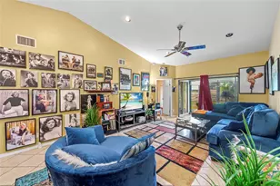 8220 Waterford Ln, Tamarac, FL 33321 - Photo 16