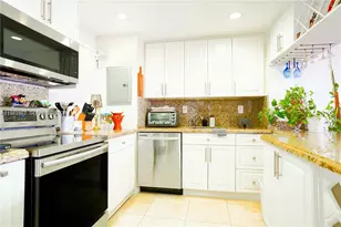 11111 Biscayne Blvd, Miami, FL 33181 - Photo 22