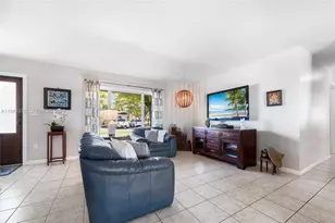 18044 SW 89th Pl, Palmetto Bay, FL 33157 - Photo 4