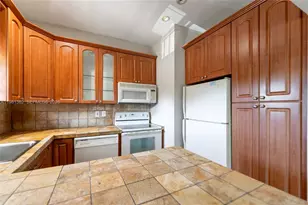 2225 NE 123rd St, North Miami, FL 33181 - Photo 10