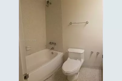 5401 Collins Ave #416, Miami Beach, FL 33140 - Photo 18