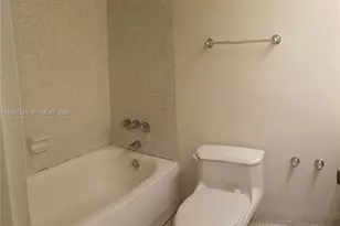 5401 Collins Ave, Miami Beach, FL 33140 - Photo 18