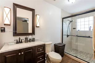 706 NW 135th Ct, Miami, FL 33182 - Photo 16