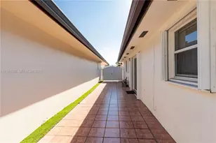 706 NW 135th Ct, Miami, FL 33182 - Photo 32