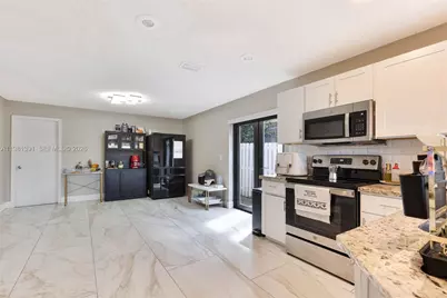 2836 W River Run Cir W, Miramar, FL 33025 - Photo 6