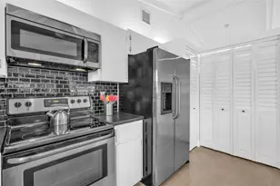 211 SW 87th Terrace, Plantation, FL 33324 - Photo 16