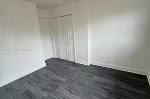 866 NW 70th St, Miami, FL 33150 - Photo 10