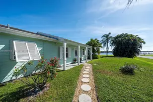 779 SW 31st St, Palm City, FL 34990 - Photo 2