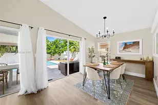 334 SW 194th Ave, Pembroke Pines, FL 33029 - Photo 4