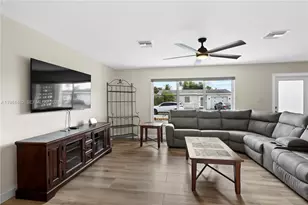 6945 NW 17th St, Margate, FL 33063 - Photo 6
