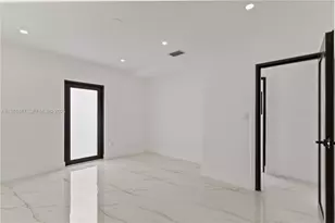 921 W 50th Pl, Hialeah, FL 33012 - Photo 34