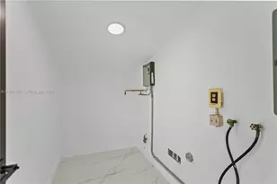 921 W 50th Pl, Hialeah, FL 33012 - Photo 44