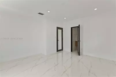 921 W 50th Pl, Hialeah, FL 33012 - Photo 44