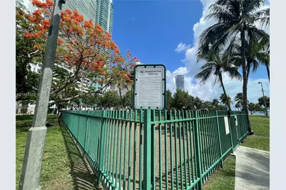 1750 N Bayshore Dr #2814, Miami, FL 33132 - Photo 56