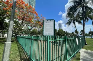 1750 N Bayshore Dr, Miami, FL 33132 - Photo 56