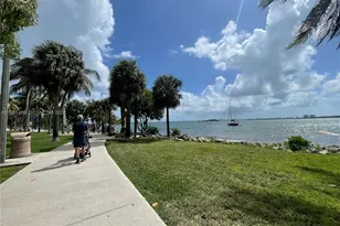 1750 N Bayshore Dr, Miami, FL 33132 - Photo 48