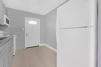 369 Phippen Waiters Rd #1-2, Dania Beach, FL 33004 - Photo 10