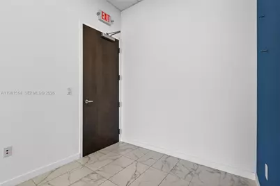 20200 W Dixie Hwy 901 Hwy, Miami, FL 33180 - Photo 10