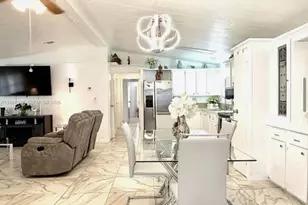 215 Laurelcrest Cir Valrico, Brandon, FL 33594 - Photo 6