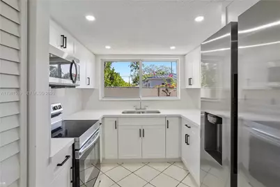 3524 NW 4th Ter, Miami, FL 33125 - Photo 8