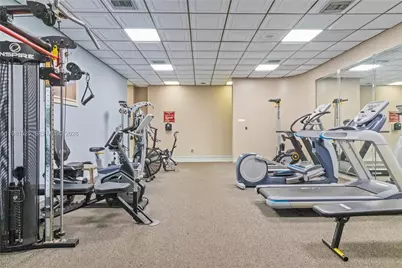 1100 Colony Point Cir #201, Pembroke Pines, FL 33026 - Photo 10