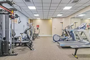 1100 Colony Point Cir, Pembroke Pines, FL 33026 - Photo 10