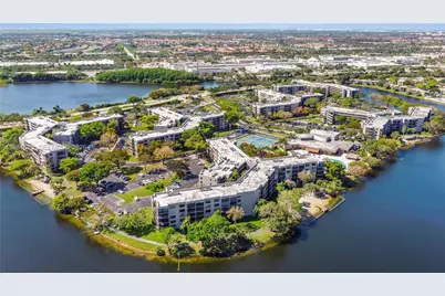 1100 Colony Point Cir #201, Pembroke Pines, FL 33026 - Photo 2