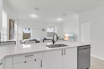 16264 SW 292nd St, Homestead, FL 33033 - Photo 8